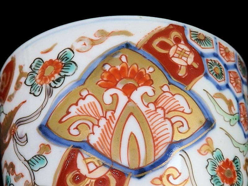 古伊万里　花に七宝紋　菊花四方襷紋に鳳凰の図　蕎麦猪口　E209AS-CXg