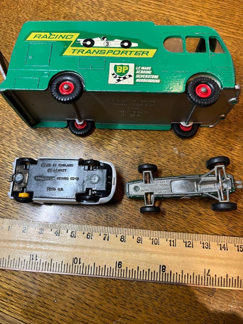 マッチボックス　レーシングカートランスポーター