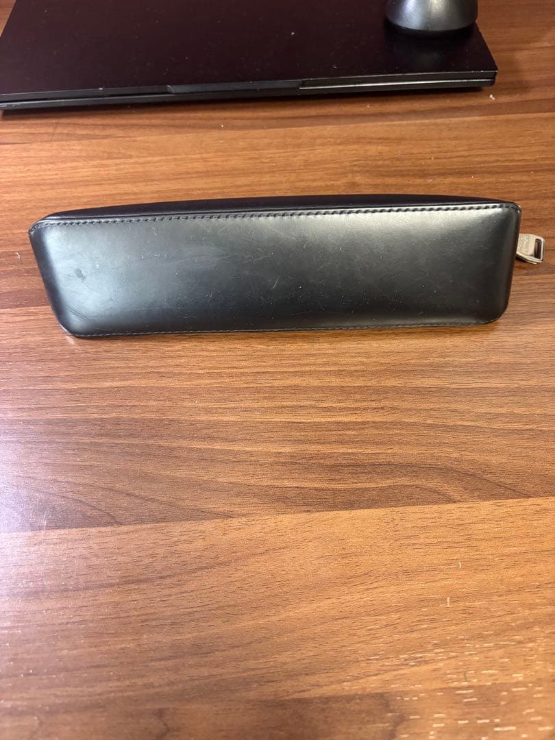 【美品】Louis Vuitton ブラックレザーペンケース