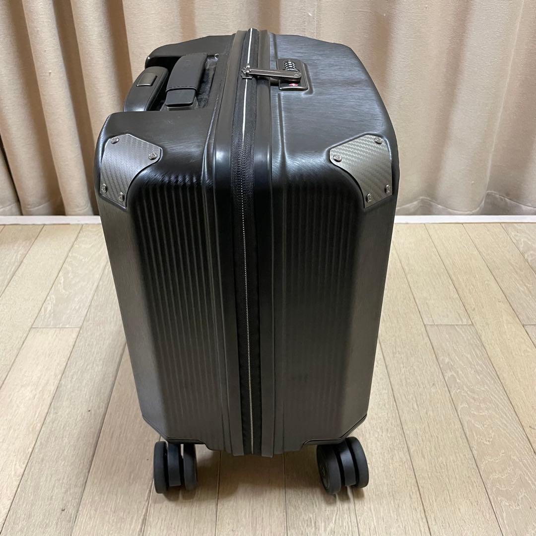 デメキン　サムソナイト　ブラックレーベル　4輪　キャリーケース　ファントム