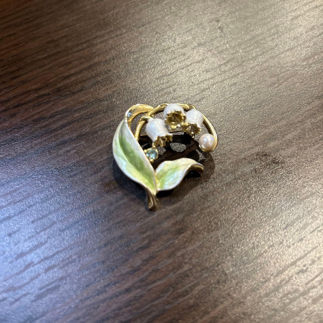 ヴァンドームブティック　すずらんブローチ