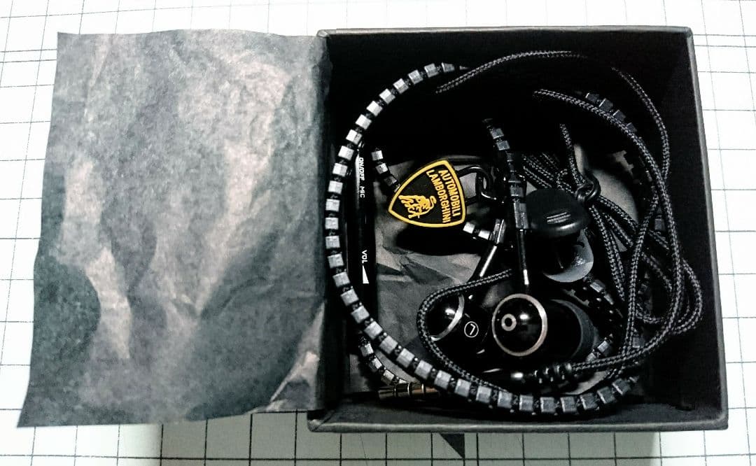 ★ランボルギーニ 純正 イヤホン ジップタイブ ブラック 新品未使用 入手困難