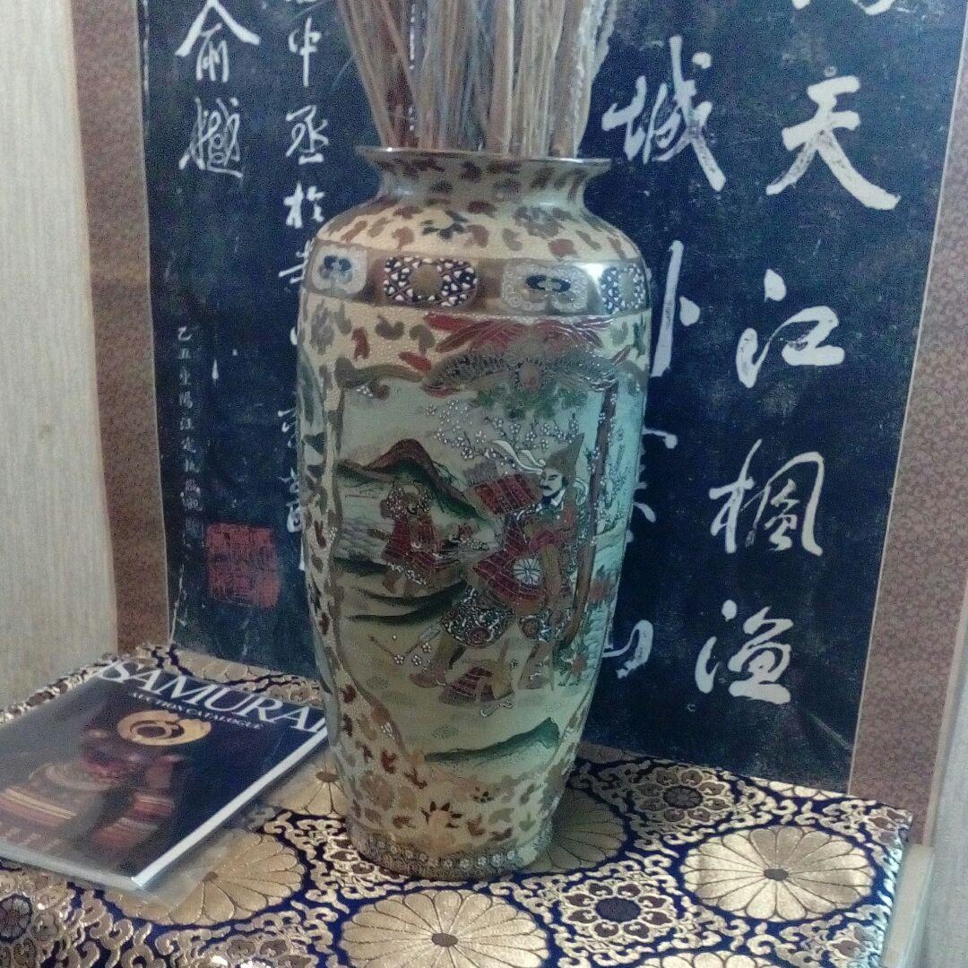 薩摩焼アンティーク武者合戦金彩盛上細密造形美時代丸に十字御家紋入古陶磁器