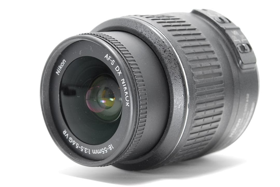 Nikon D3000　スマホ転送OK　安心の手振れ補正　一眼レフデビューに最適