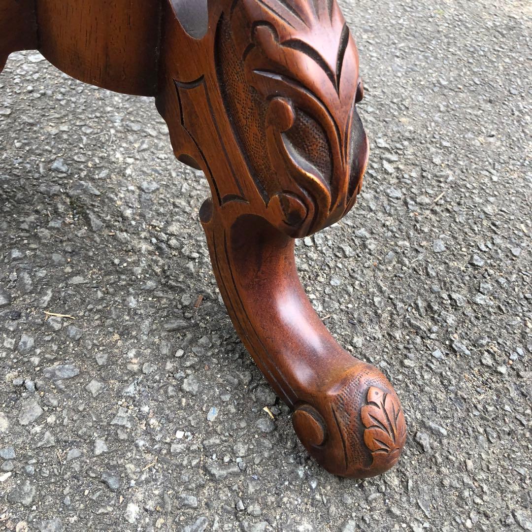 マホガニー無垢材 コーヒーテーブル アンティーク調木彫装飾 美しい木目のテーブル