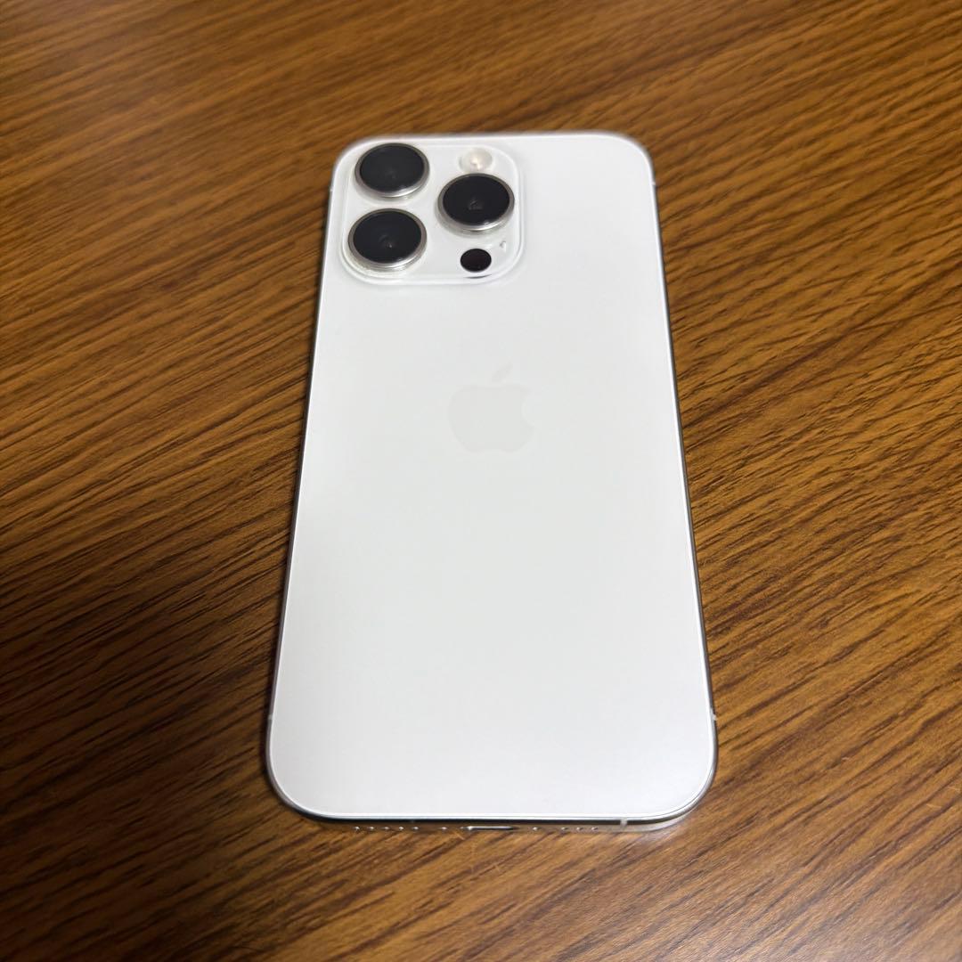 Apple iPhone 15 Pro ホワイト 本体のみ　256gb