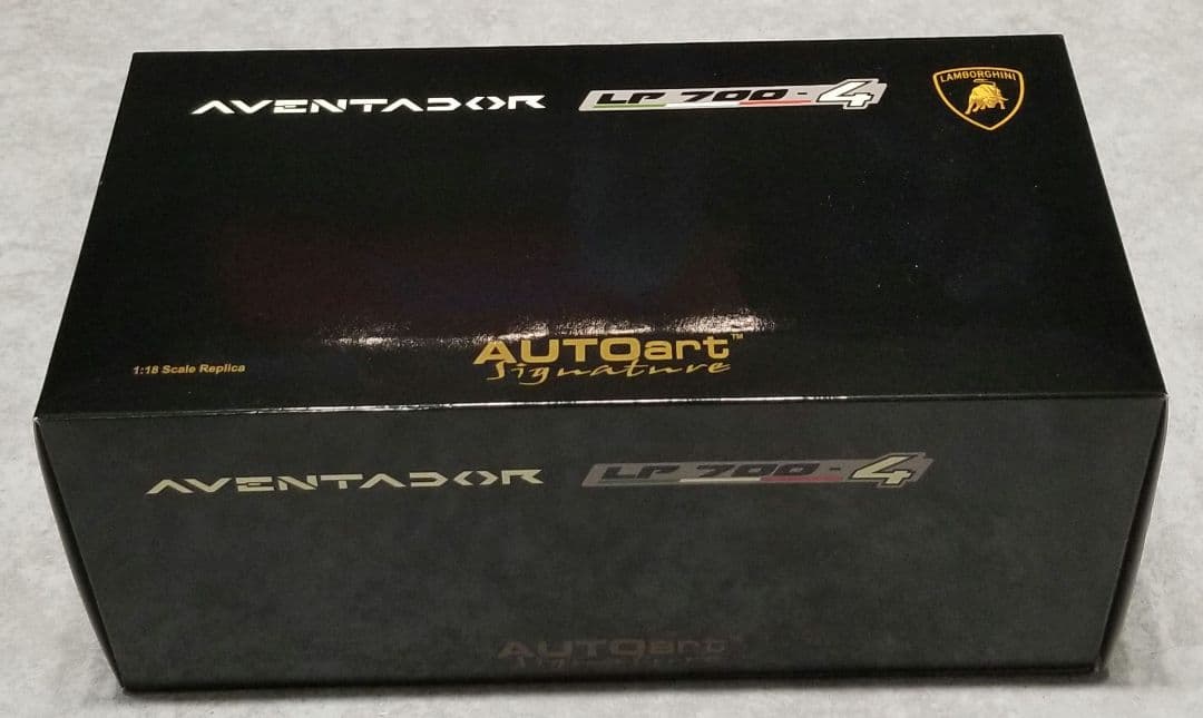 オートアート 1/18 ランボルギーニ アヴェンタドール　LP700-4