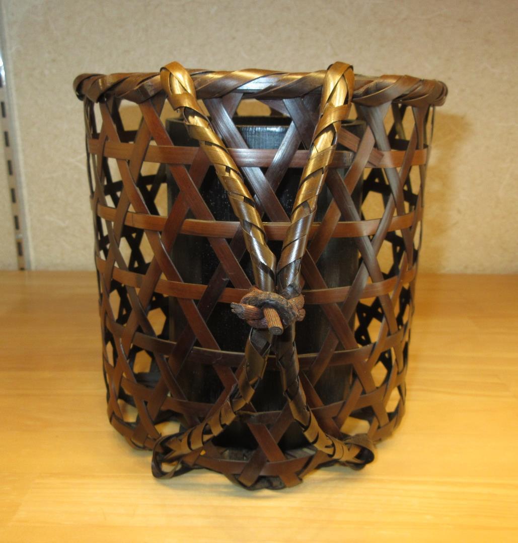 送料込【逢絢亭】茶道具 背負籠 染竹 上塗竹入子 竹泉作 木製 紙箱入り