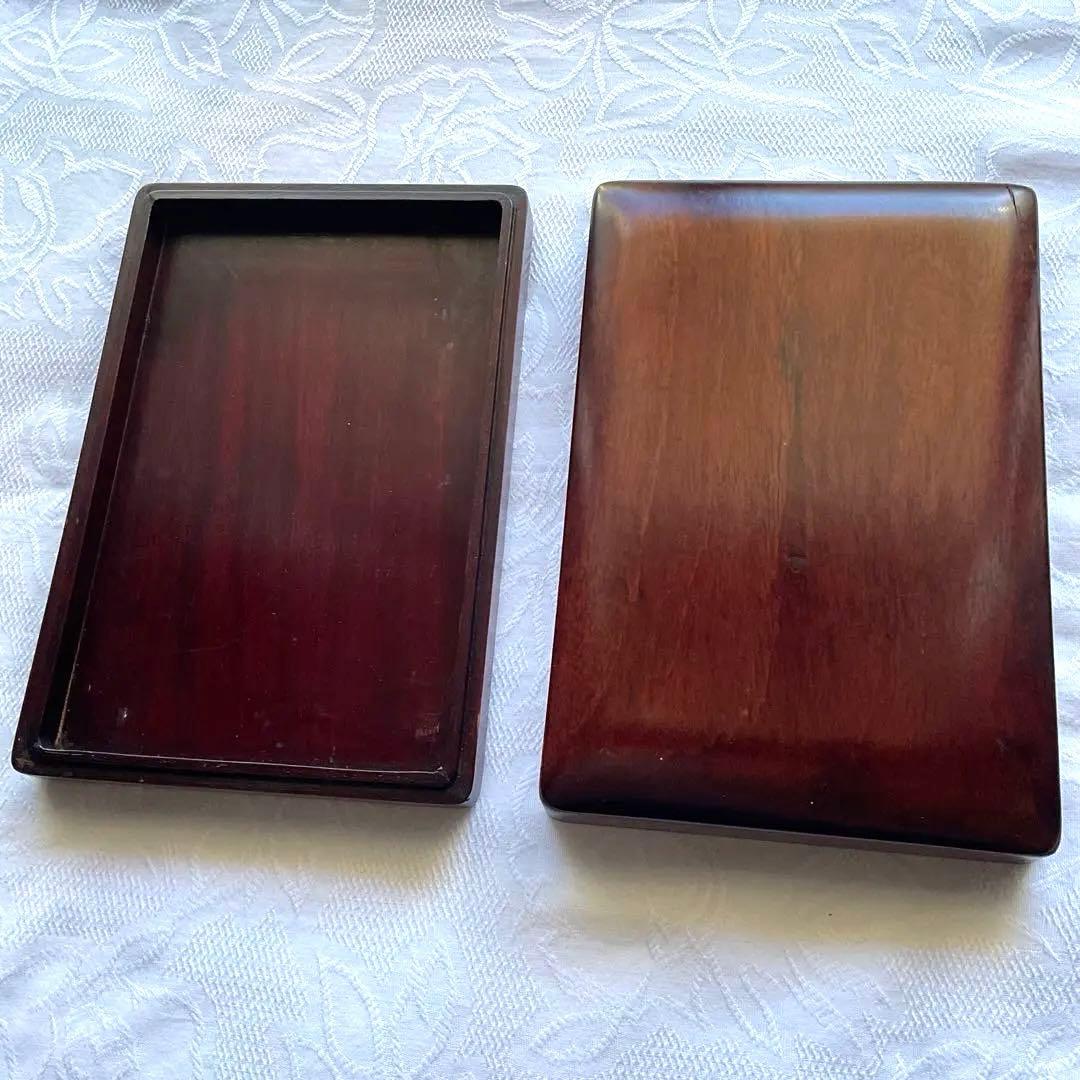 貴重　端渓の大ぶりの　すずり硯　　　　　　鷹の彫刻付き　箱付き