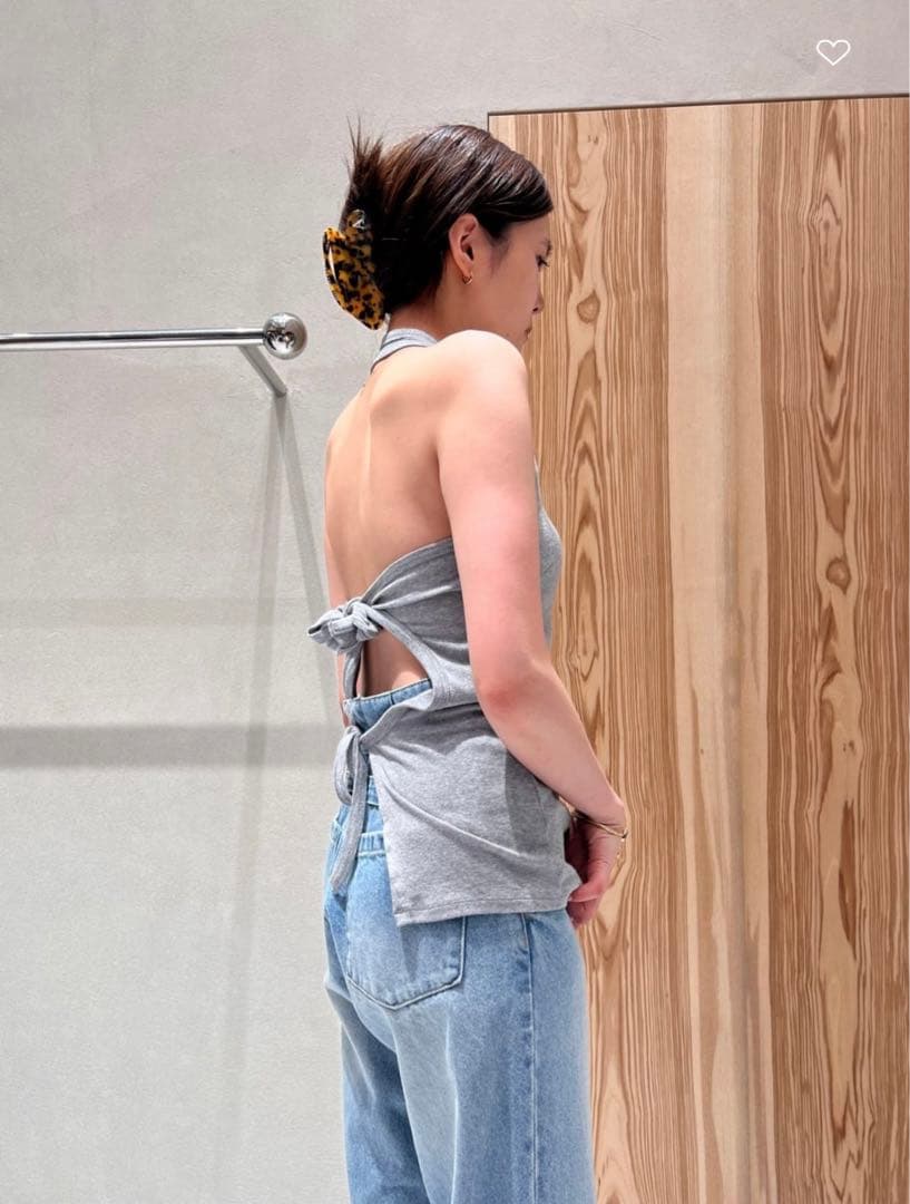 ATTISESSION インナーパット付き バックタイ ホルターネックトップス