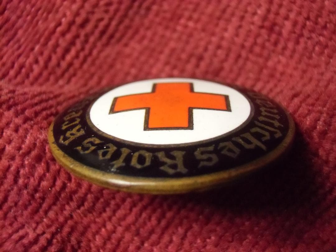 ⊞ドイツ軍の勲章/徽章＊赤十字＊看護助手章/バッジ/ブローチ（実物）