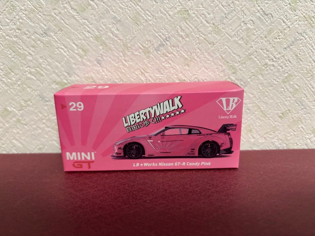 MiNiGT LB★Works Nissan GT-R Candy Pink