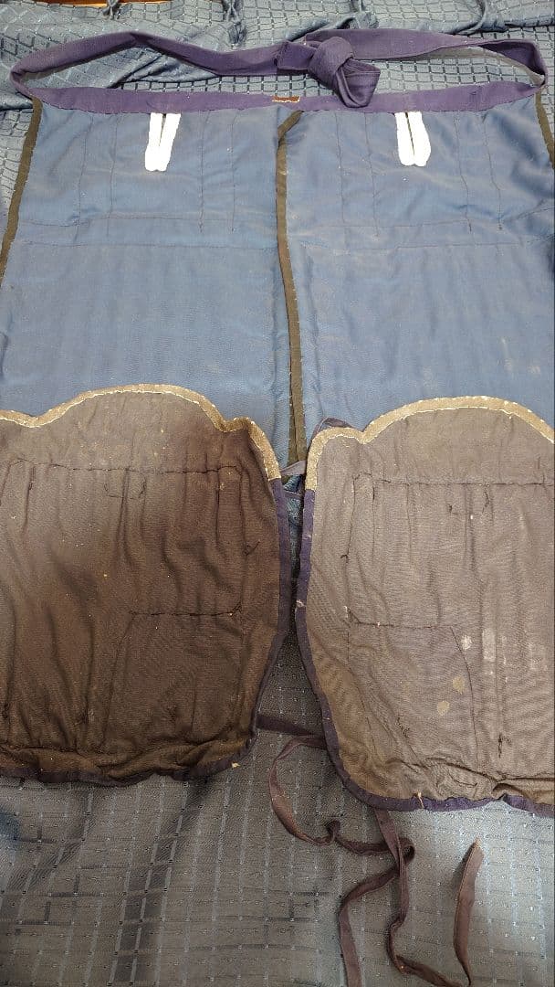 【最終値下げ】甲冑　等身大　濃紺糸威伊予素懸二枚胴具足　五三桐