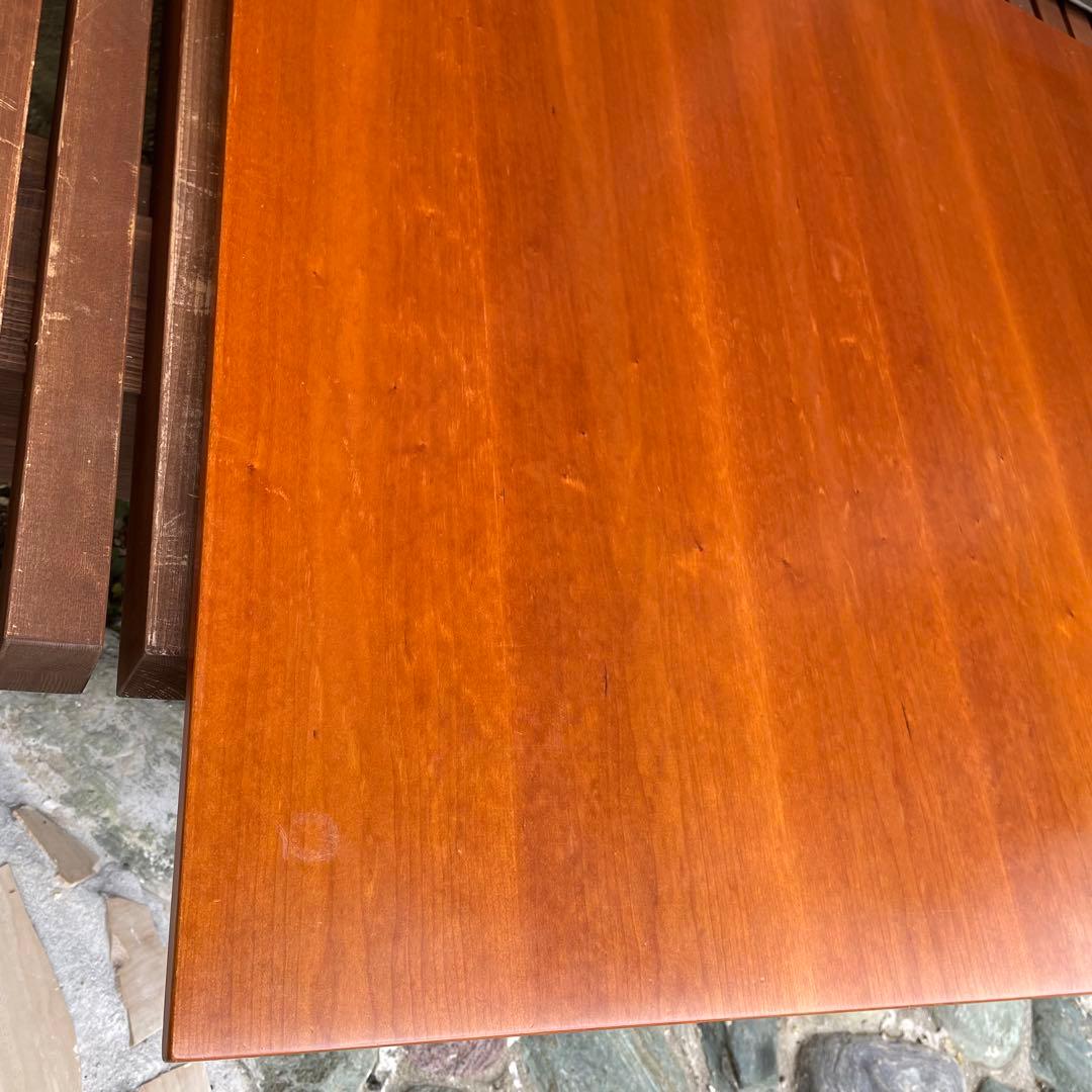 フレデリシア　ナナディツエル　トリニダード・トバゴテーブル小　ウェグナー 北欧