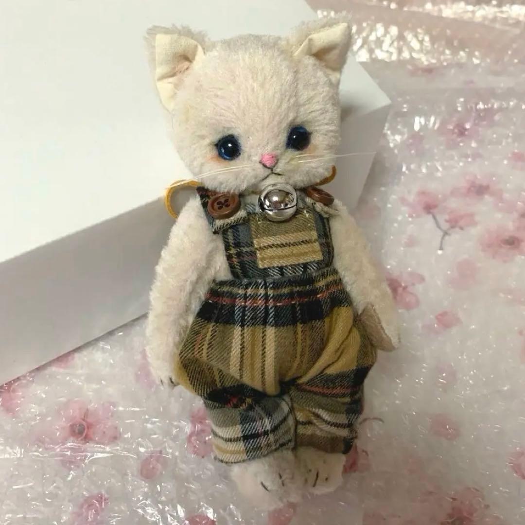 作家様　ねこちゃん　ぬいぐるみ　テディベア　猫 ドール