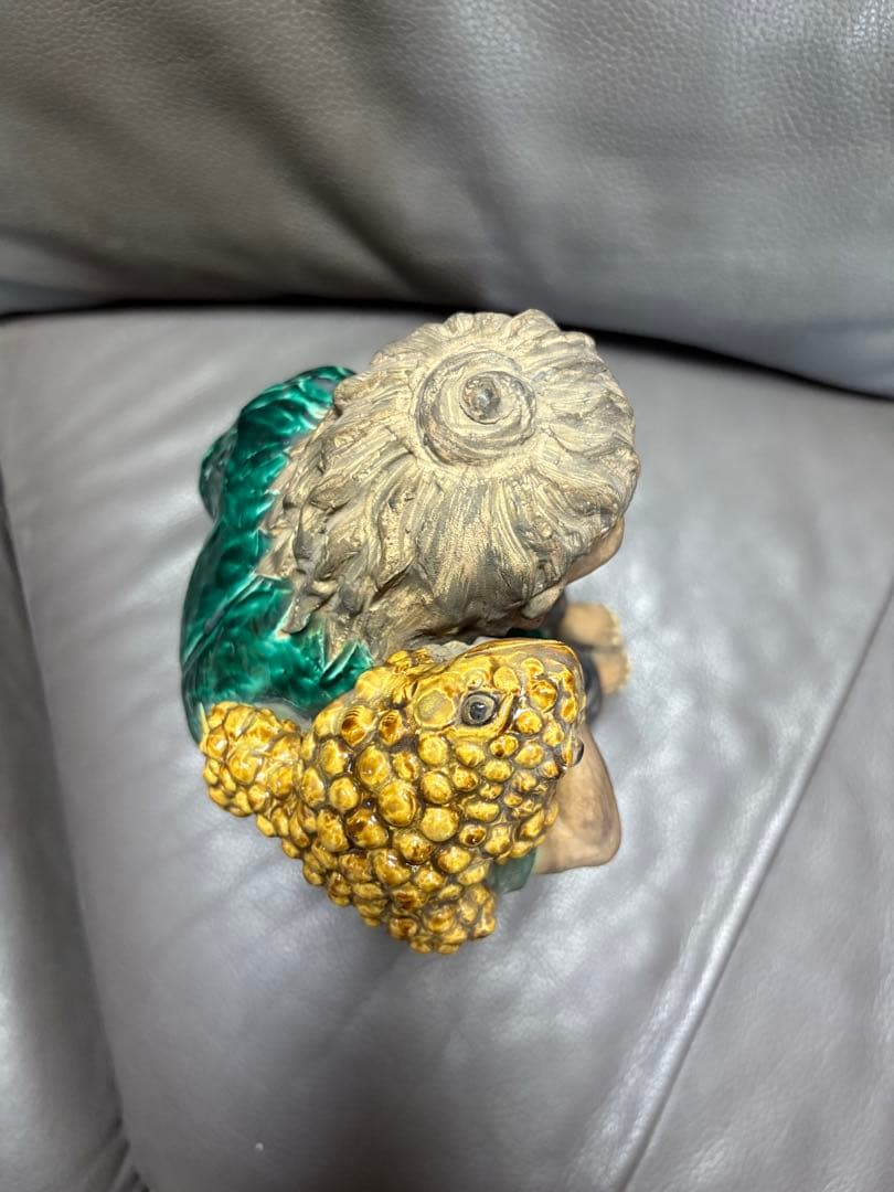 おばあさんとカエル　置物