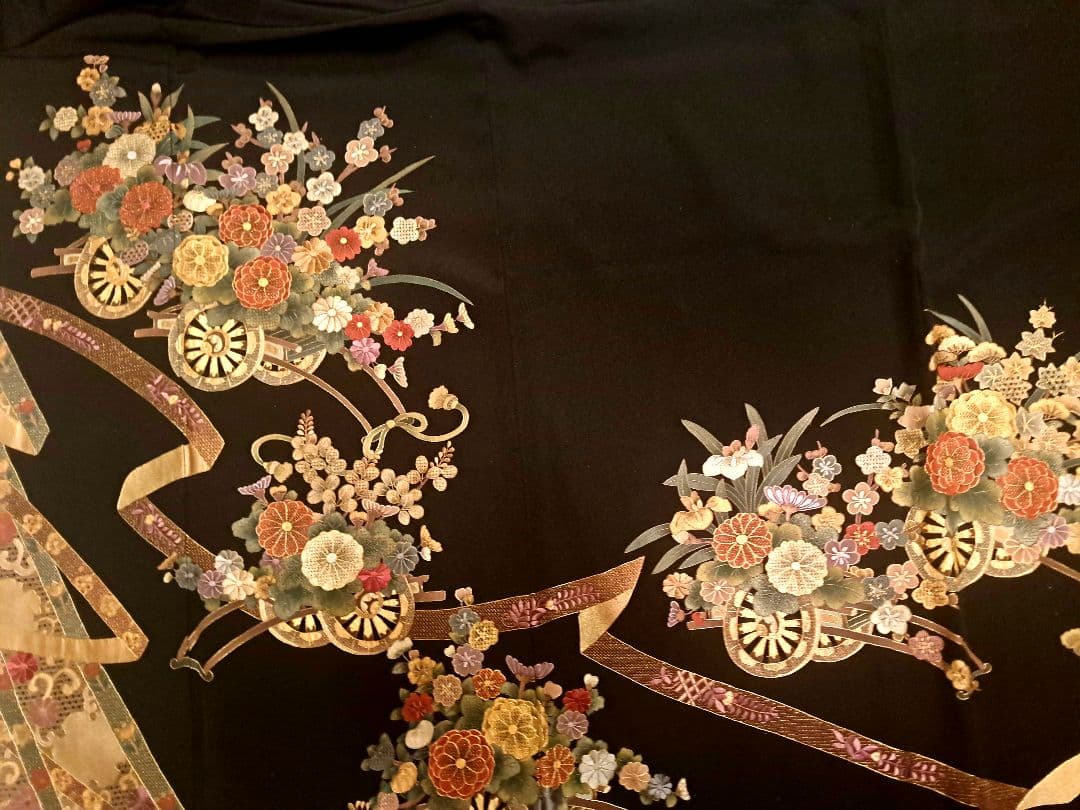 美品❇️豪華黒留袖　総刺繍　志都香織物高級袋帯　比翼仕立て　 ５つ紋　フルセット