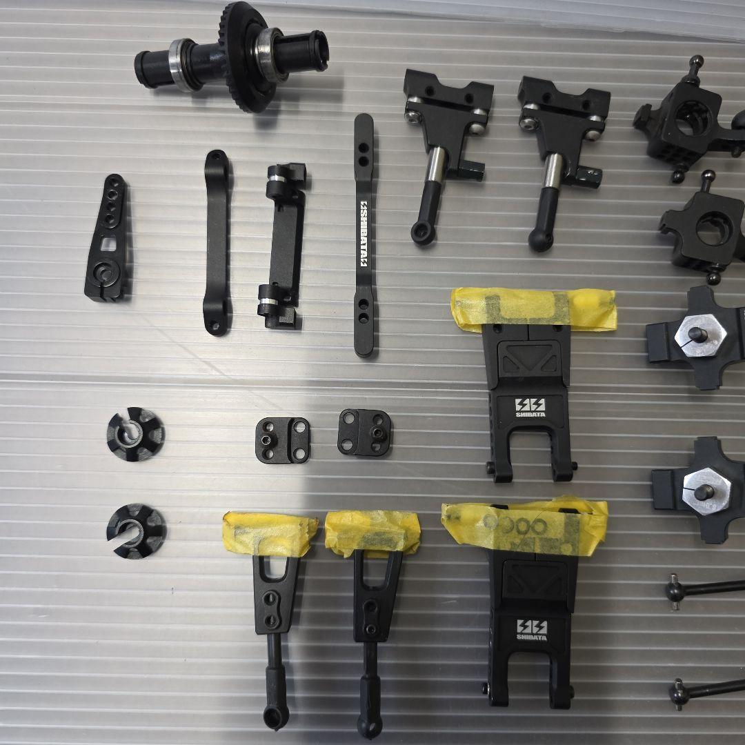 シバタ　GRK4シャーシ&パーツ多数