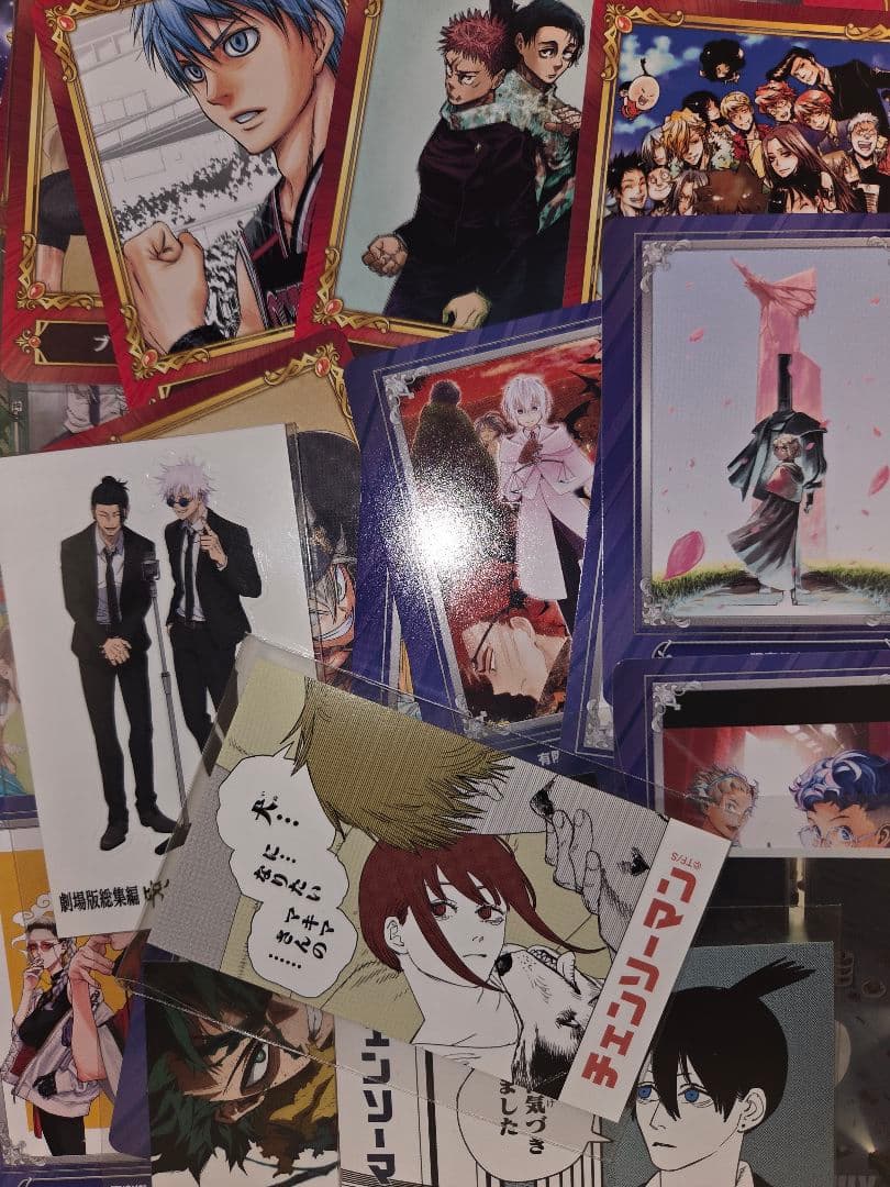 アニメグッス　大量まとめ売り　紙類・薄物・カード・シール約７００点以上