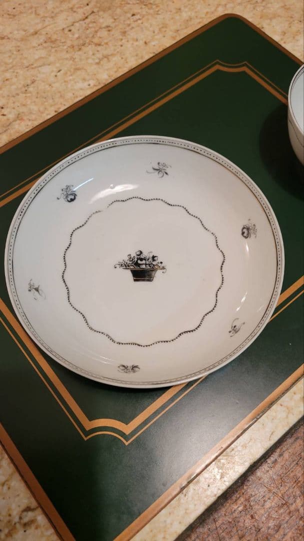 ブラック&ホワイトのティーボール