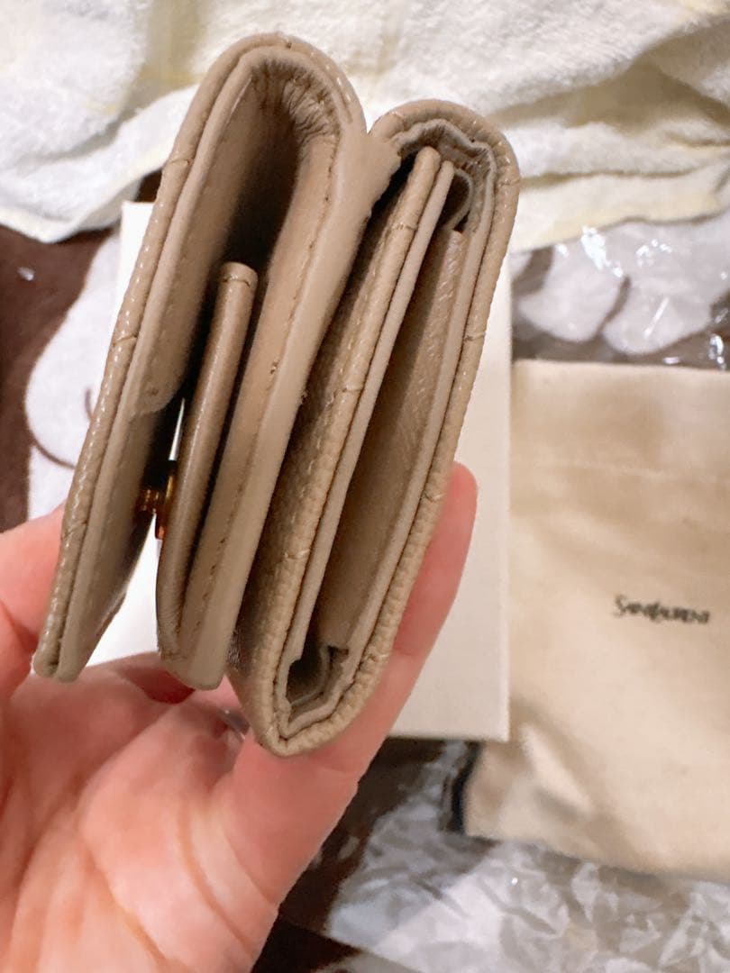 最終お値段サンローラン　三つ折り財布