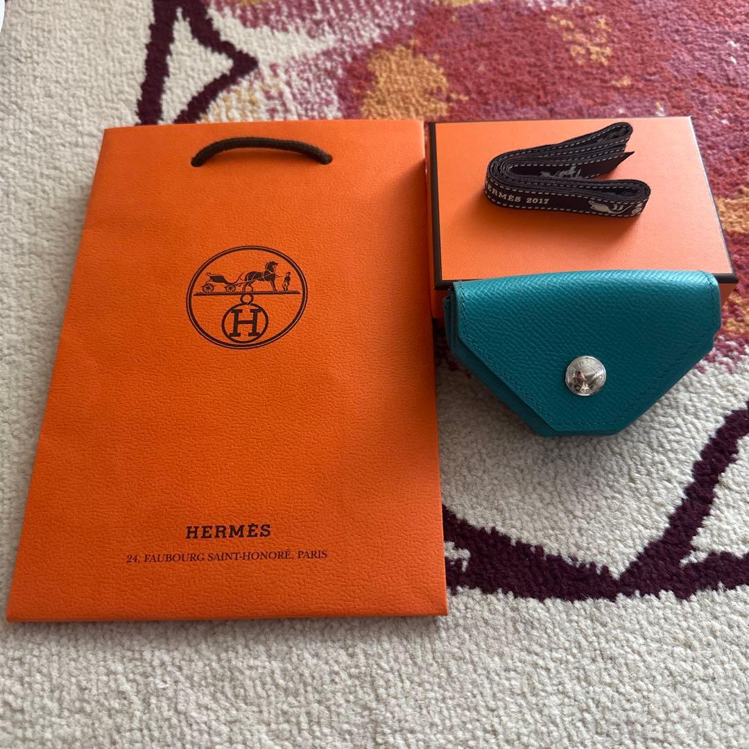 HERMES エルメス　ケース　ルヴァンキャトル　ターコイズ