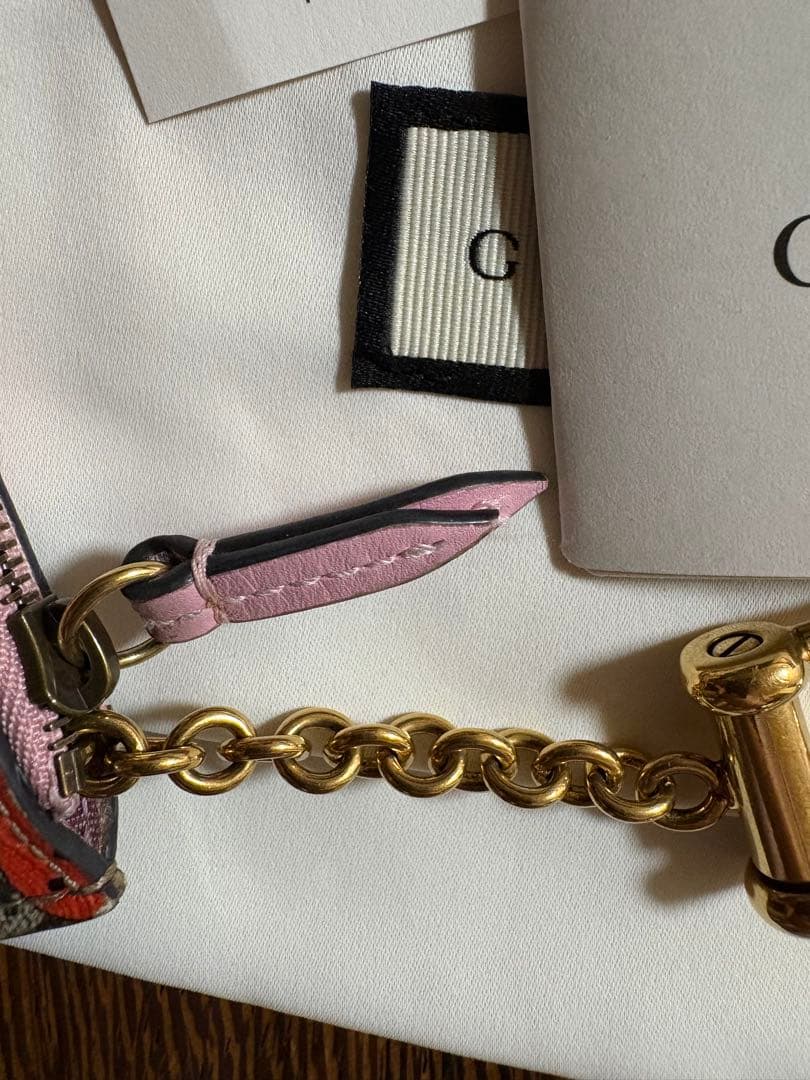 GUCCI いちご柄 ケース✨キーリング付✨美品