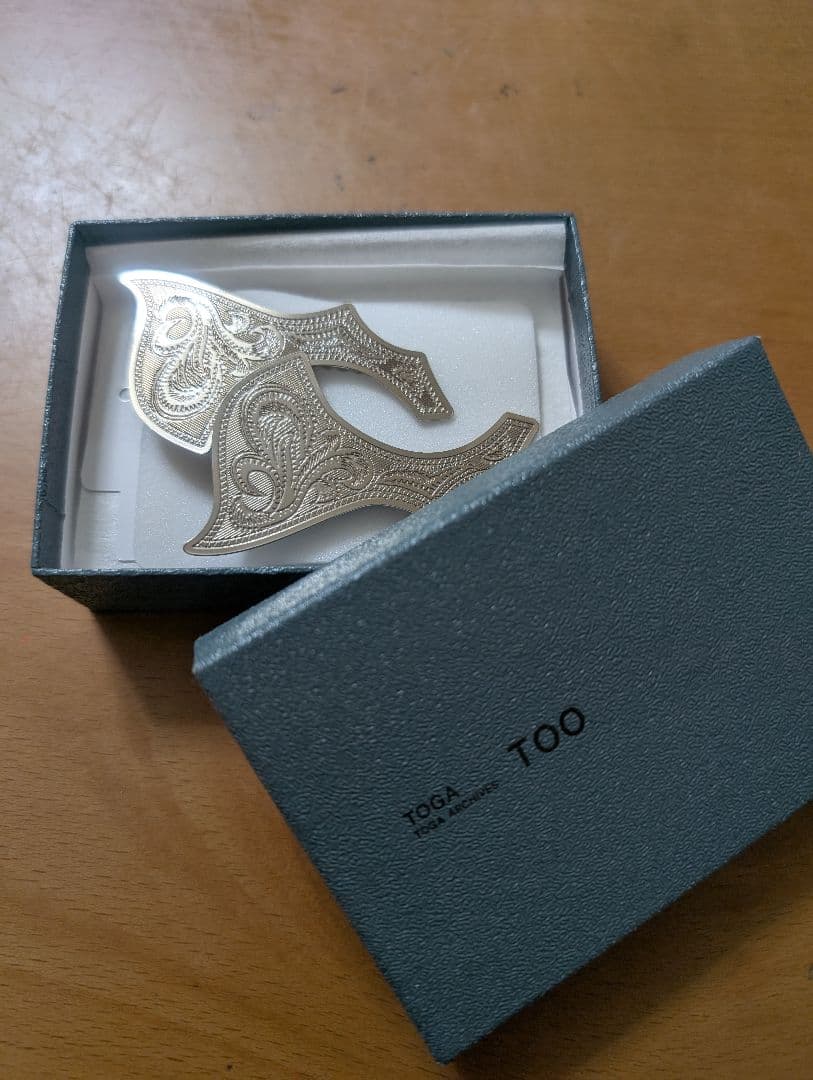 TOGA TOO モチーフ ピン