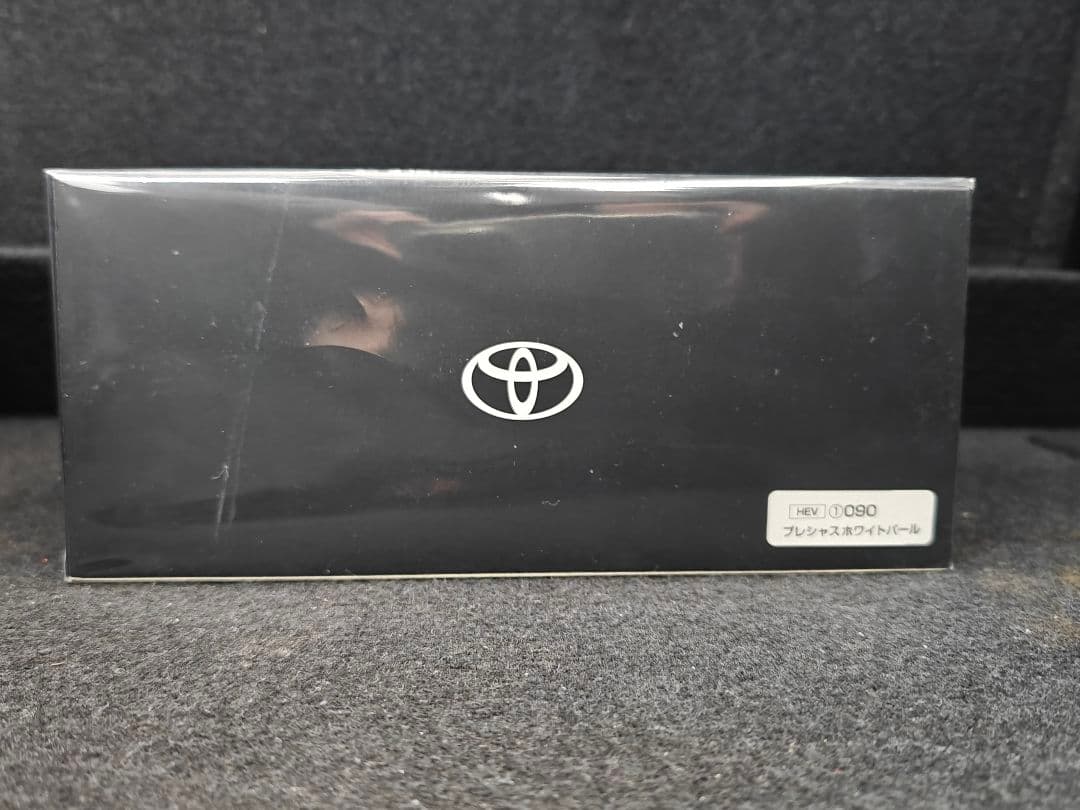 トヨタ クラウン カラーサンプル ミニカー プレシャスホワイトパール