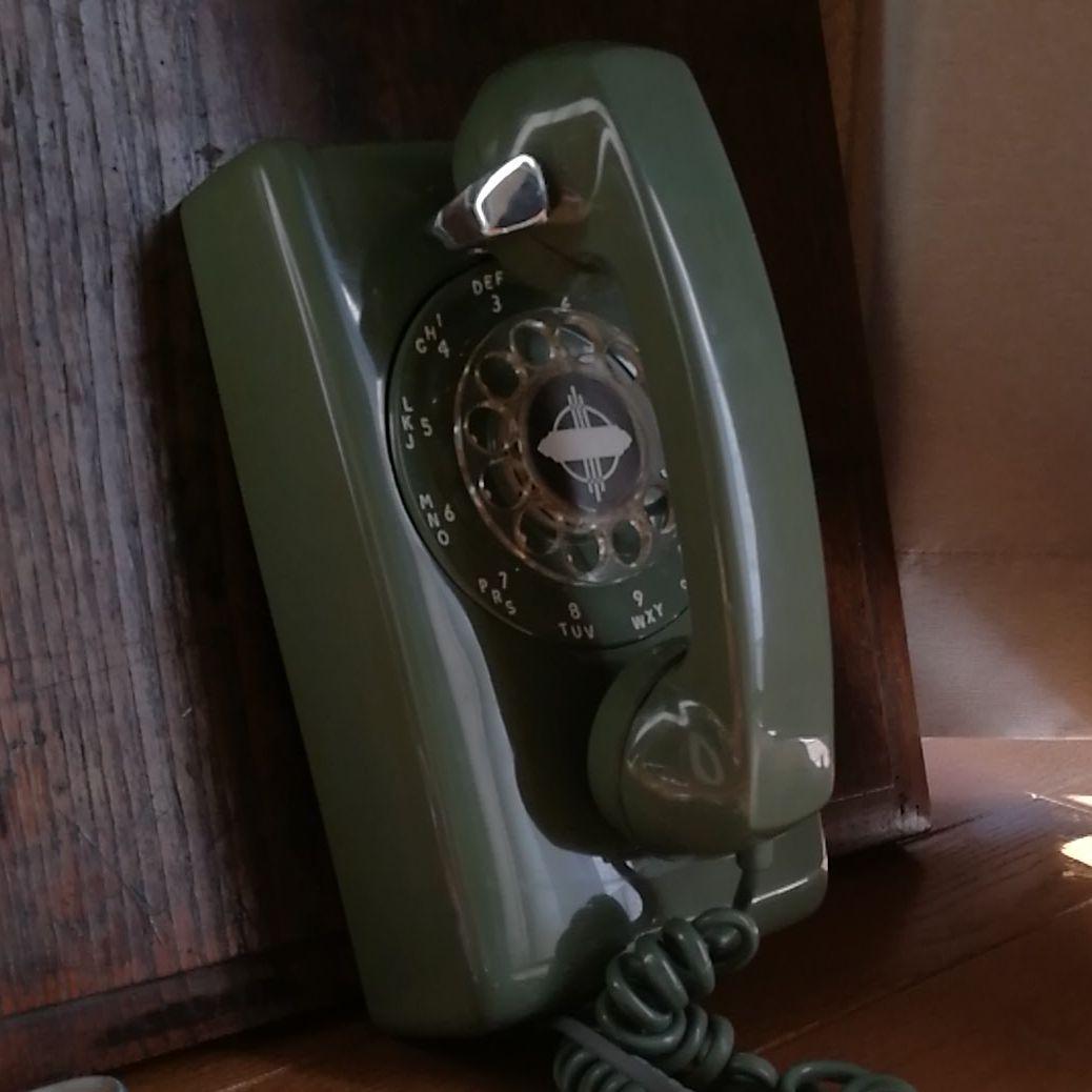 アンティーク　壁掛け式ダイヤル電話