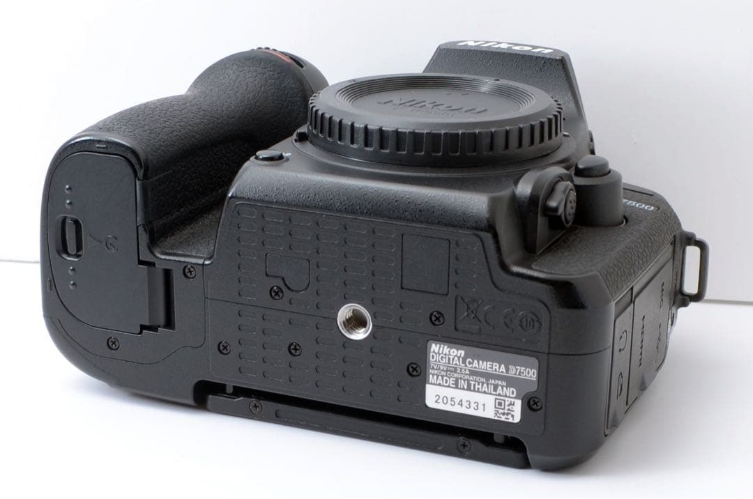 カメラ美品！Nikon D7500★超望遠付き★大人気★すぐ使えるセット