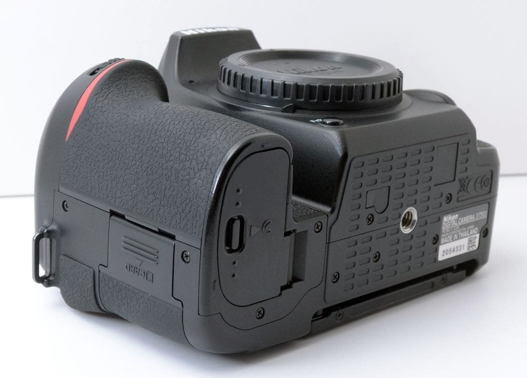 カメラ美品！Nikon D7500★超望遠付き★大人気★すぐ使えるセット