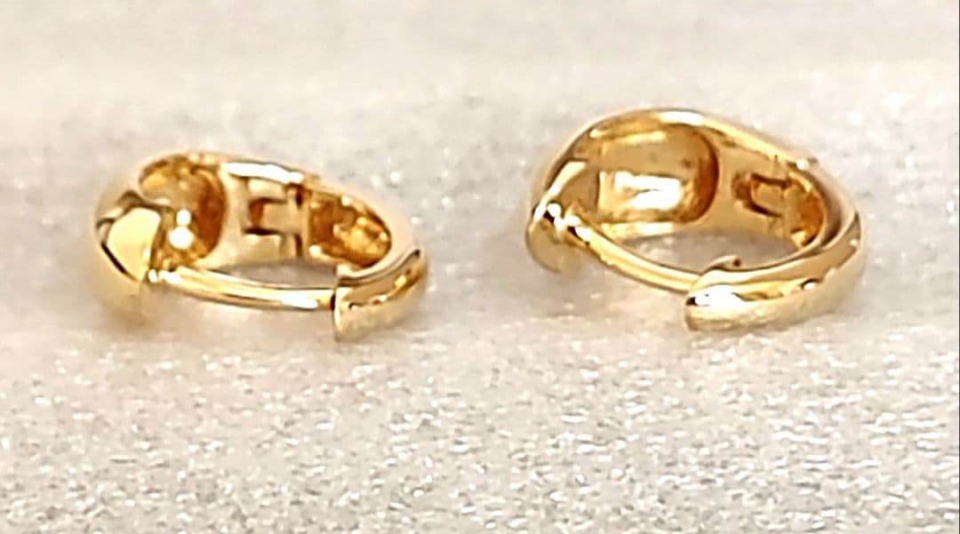 Carat(キャラット) K18 中折れ式フープピアス(10㎜スピンドル)