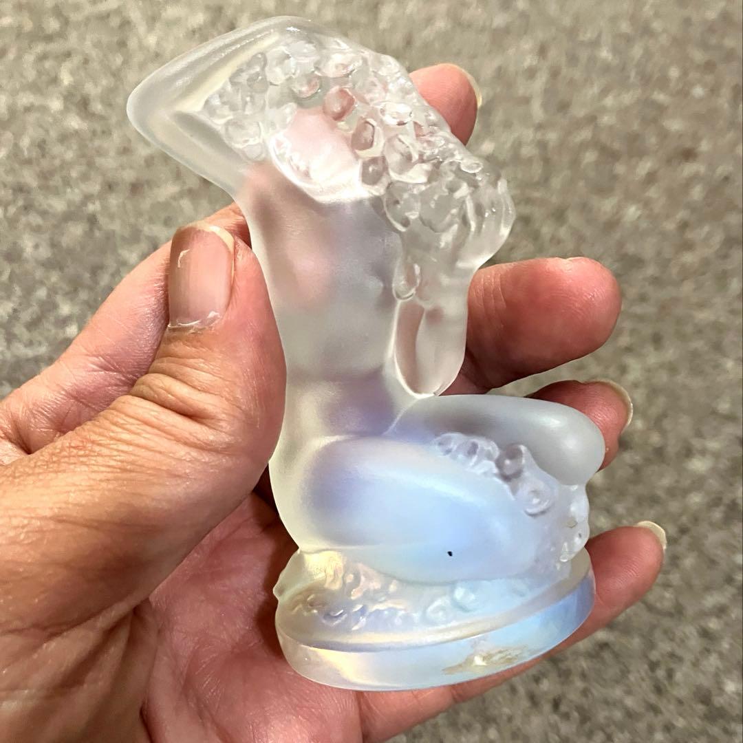 ルネ・ラリック フロレアル ライラックオパールセントガラス 「髪を撫でる裸婦像」