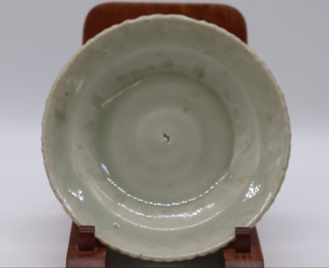 中国　青磁　皿　龍泉窯　アンティーク　送料込み250816