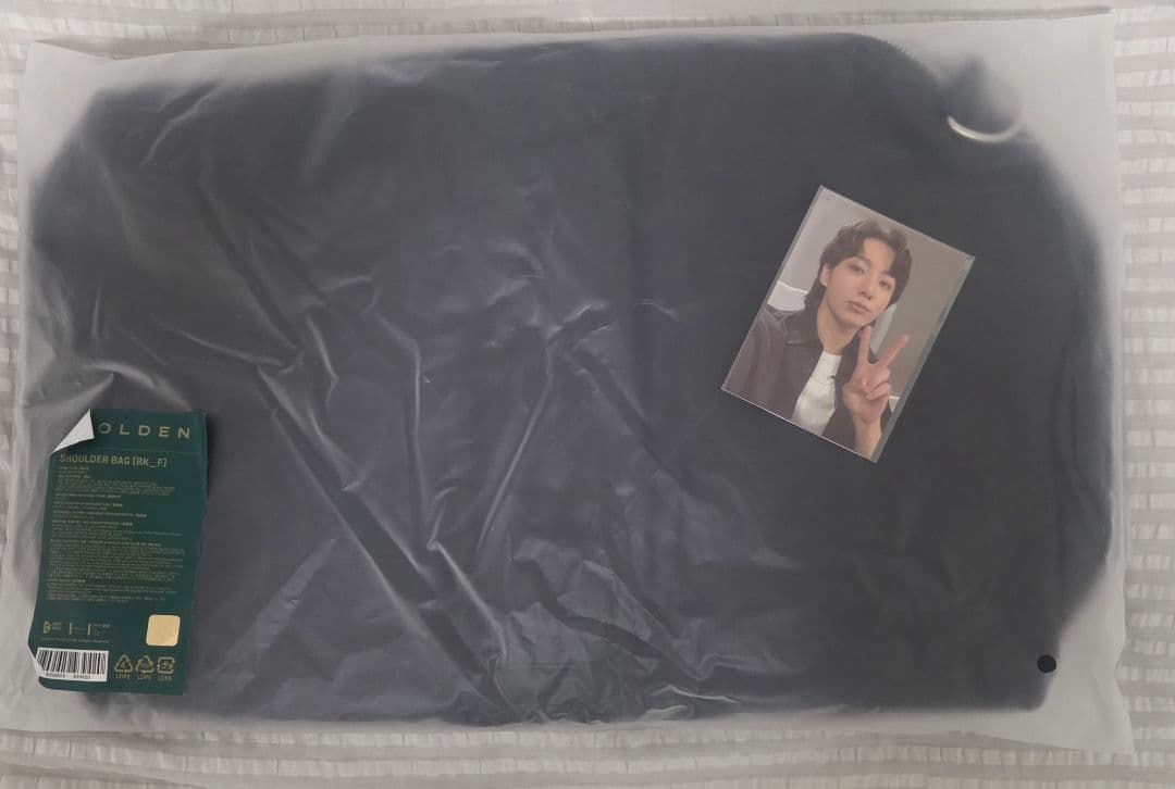 BTS JUNGKOOK ジョングク GOLDEN ショルダーバッグ トレカ付