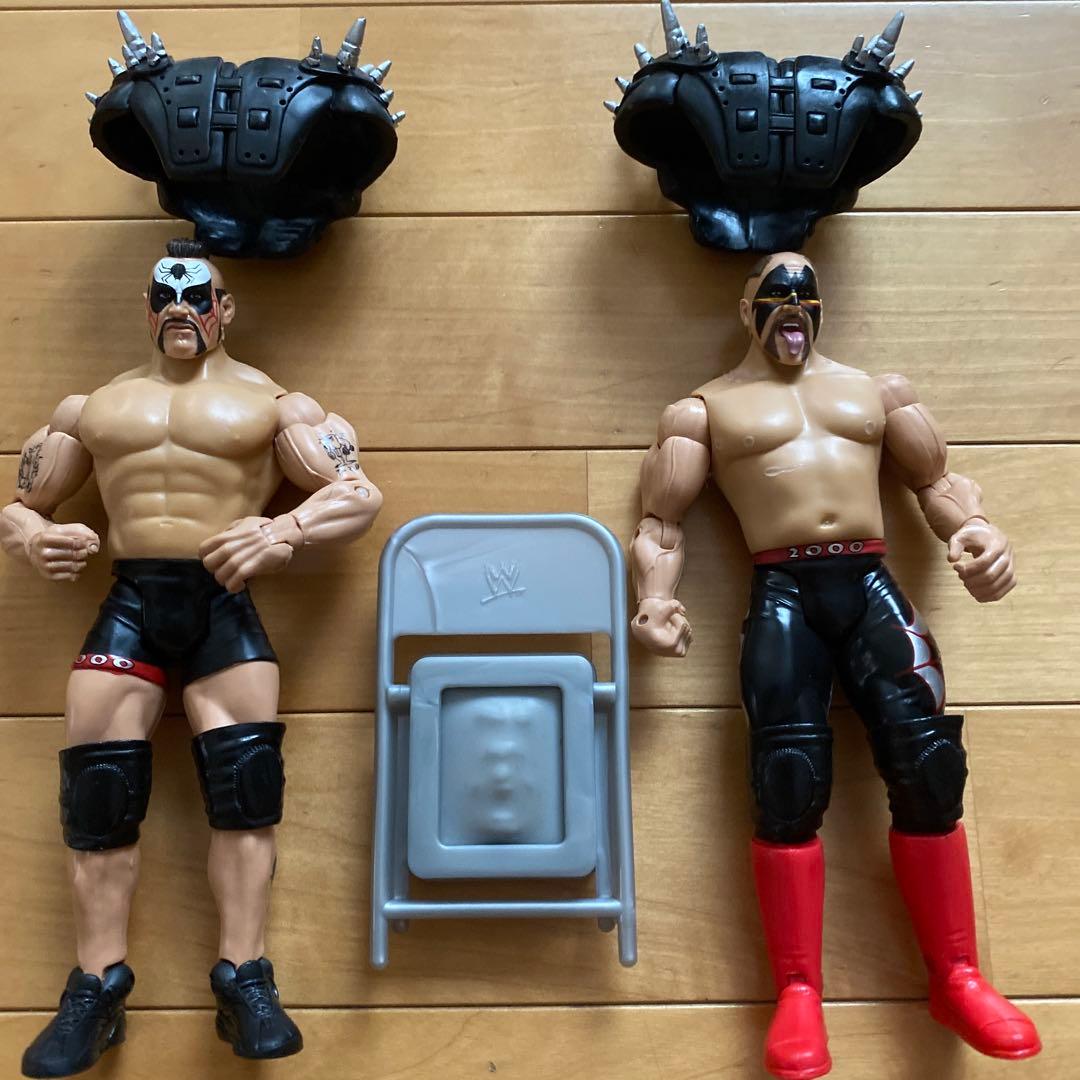 WWE ロードウォリアーズ　プロレスフィギュア 2体セット 凶器椅子付き