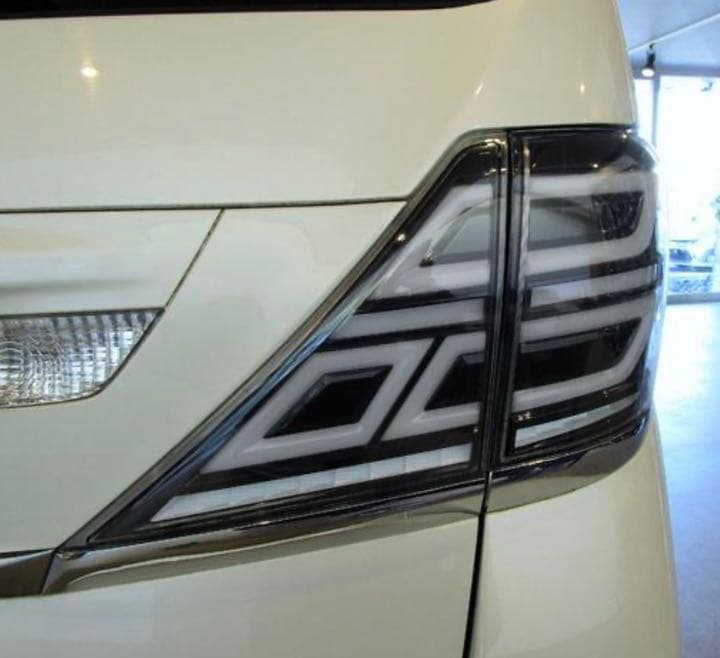 20アルファードヴェルファイアシーケンシャルファイバーLEDテールクリア❶