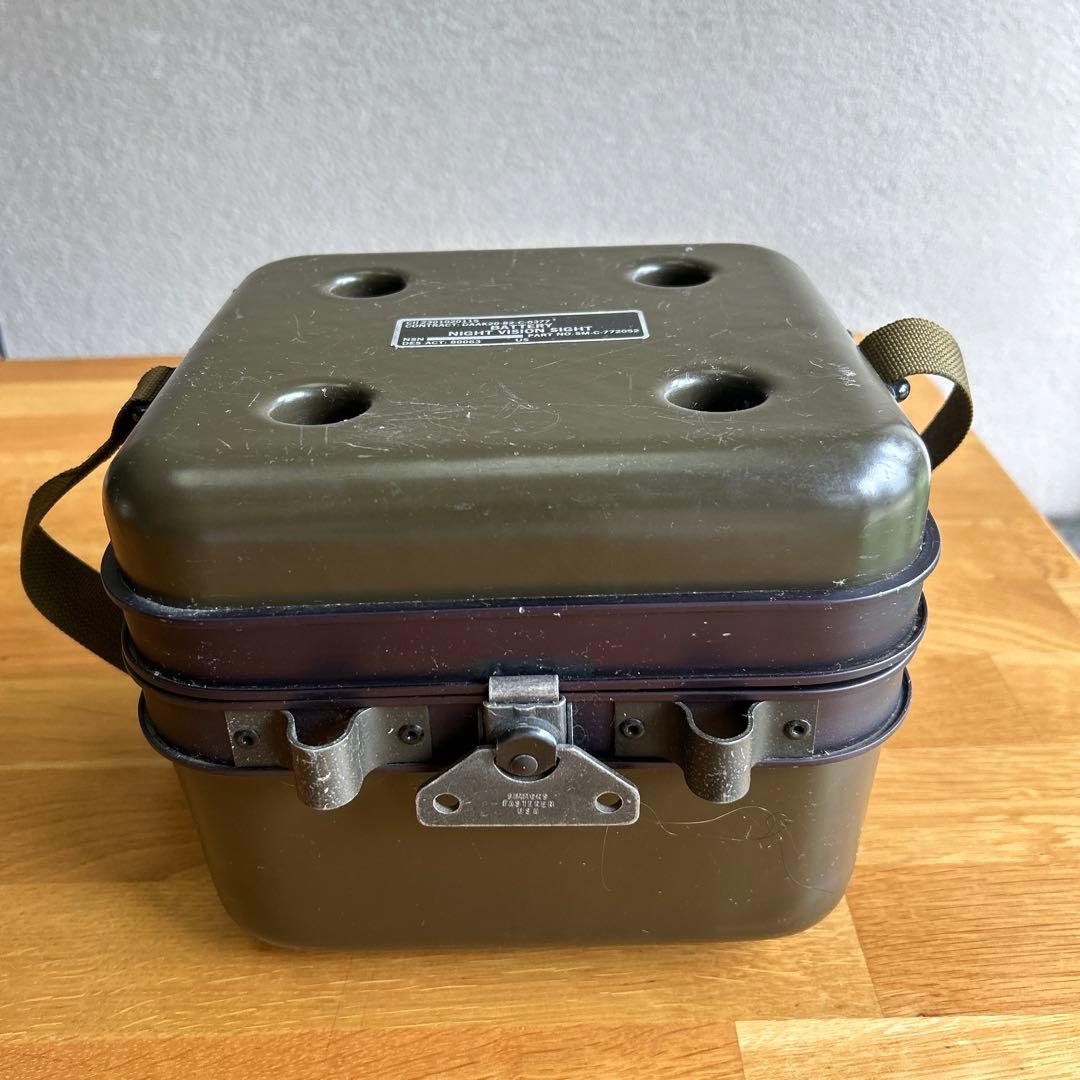 米軍放出品　ミリタリーボックス　ナイトヴィジョン　バッテリーケース
