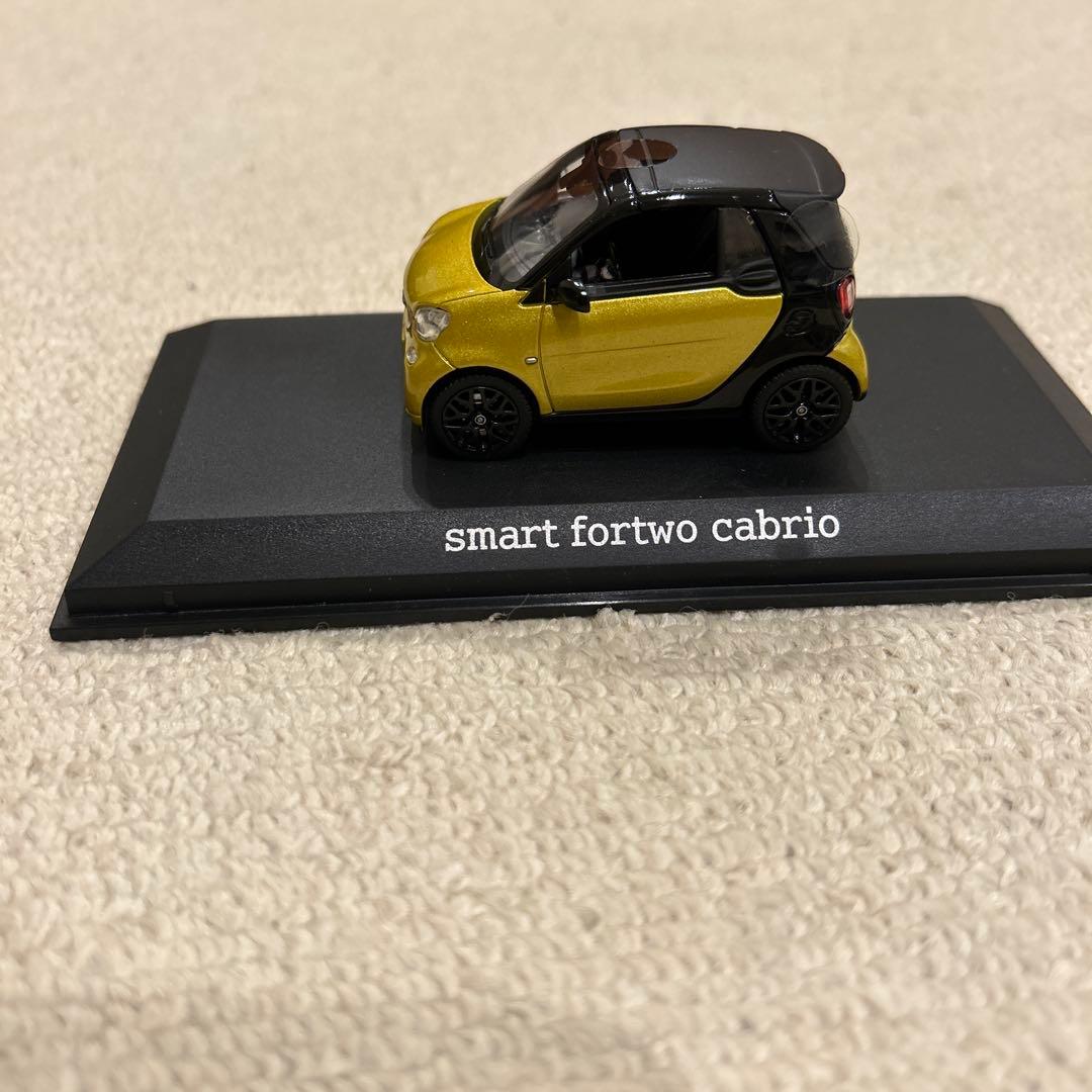 希少　smart fortwo cabrio ミニカー
