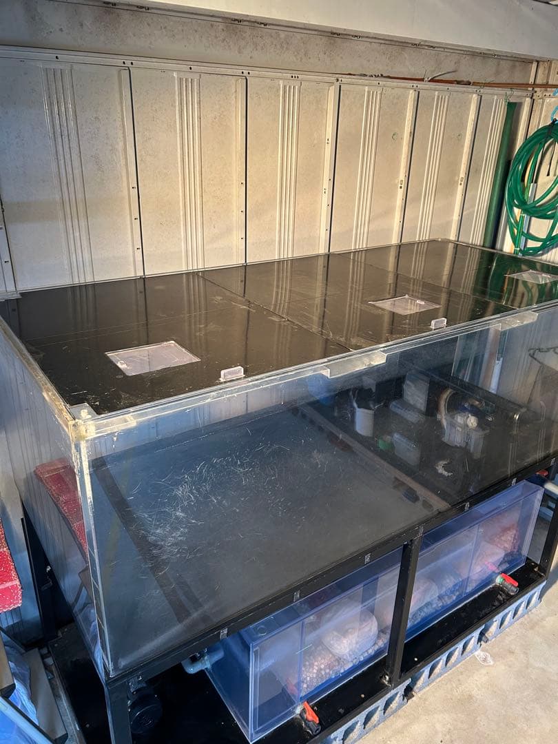 アクリル2,000水槽