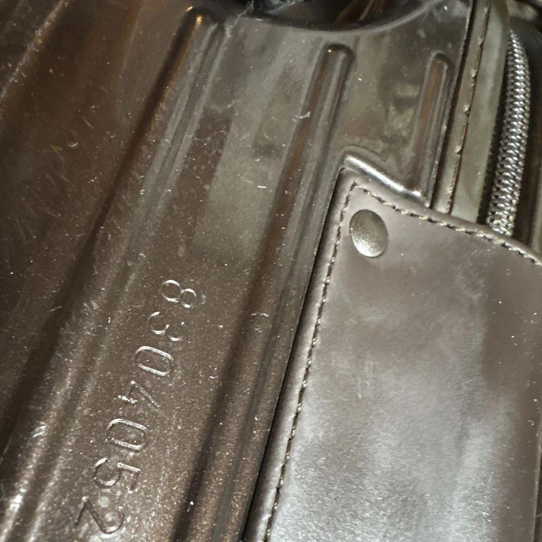 リモワ サルサデラックス4輪 23L 機内持込可　ビジネストローリー　上品な茶色