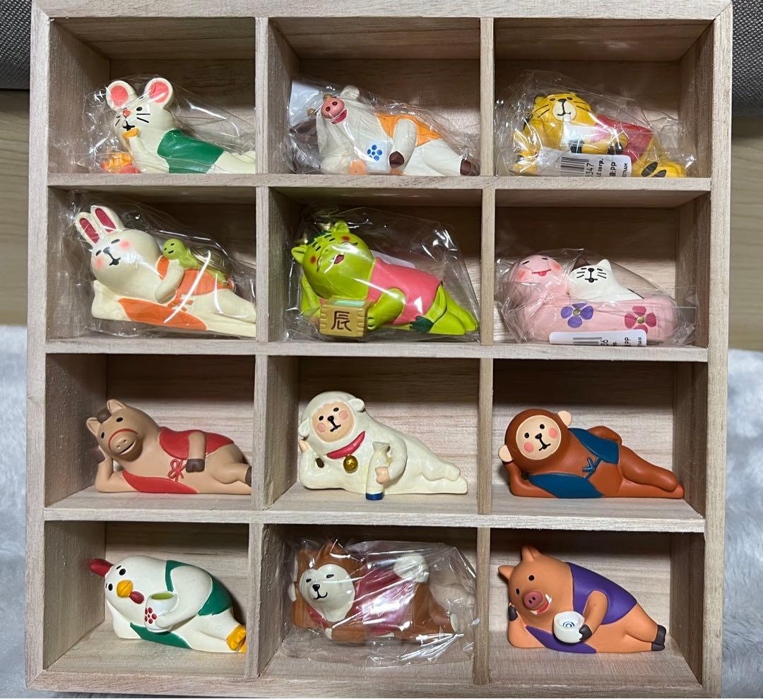 【十二支コンプ】 デコレ コンコンブルゴロ寝干支 12枠木ケース