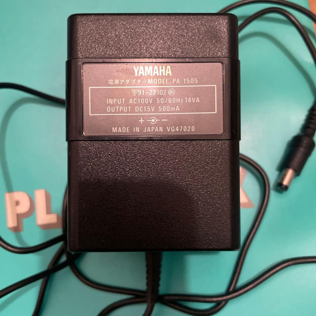 Yamaha DX100 シンセサイザー