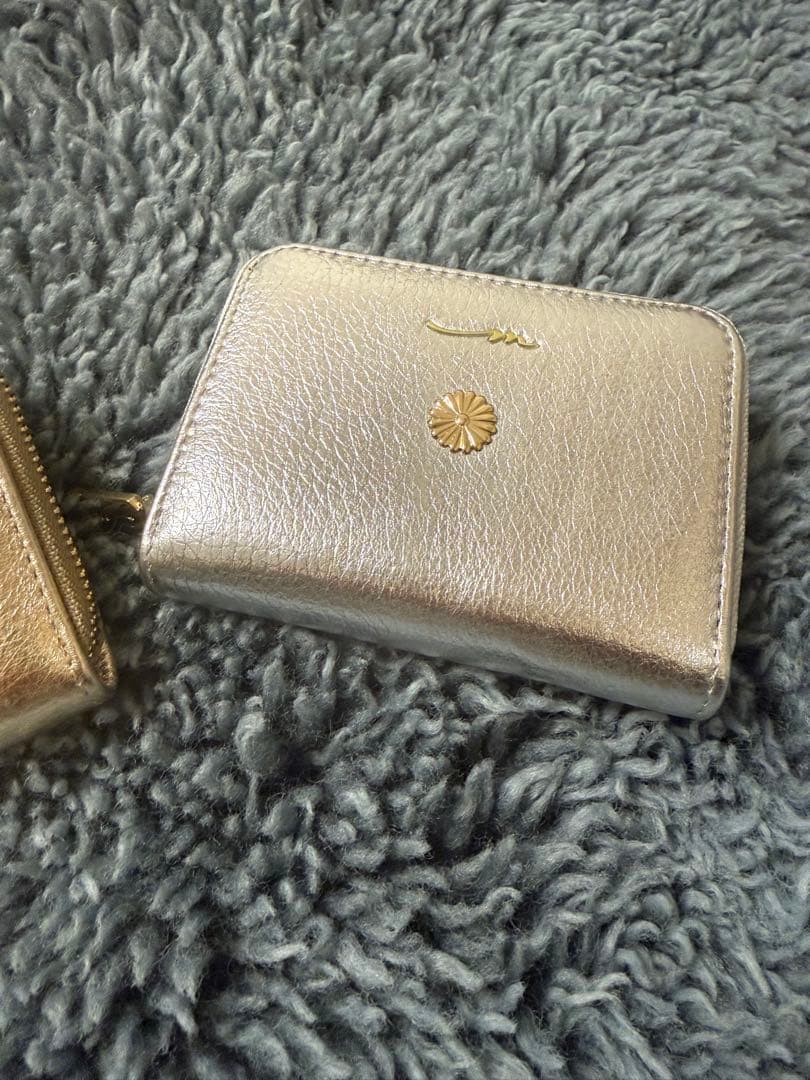 【新品未使用】菊の御紋入り　財布　牛皮使用　金　銀　カードケース小銭入れ