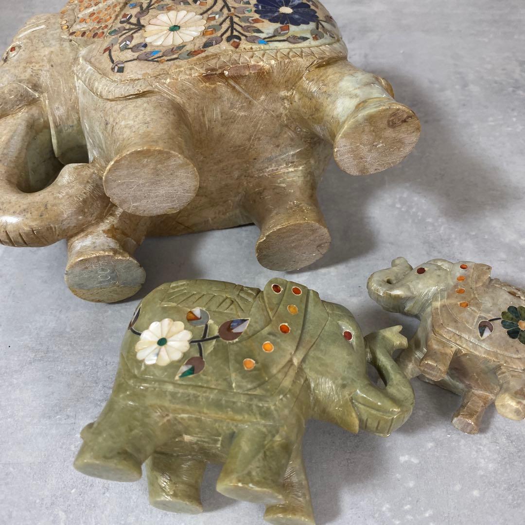インド工芸品　天然石　花柄　象の置物　大中小3点　縁起物
