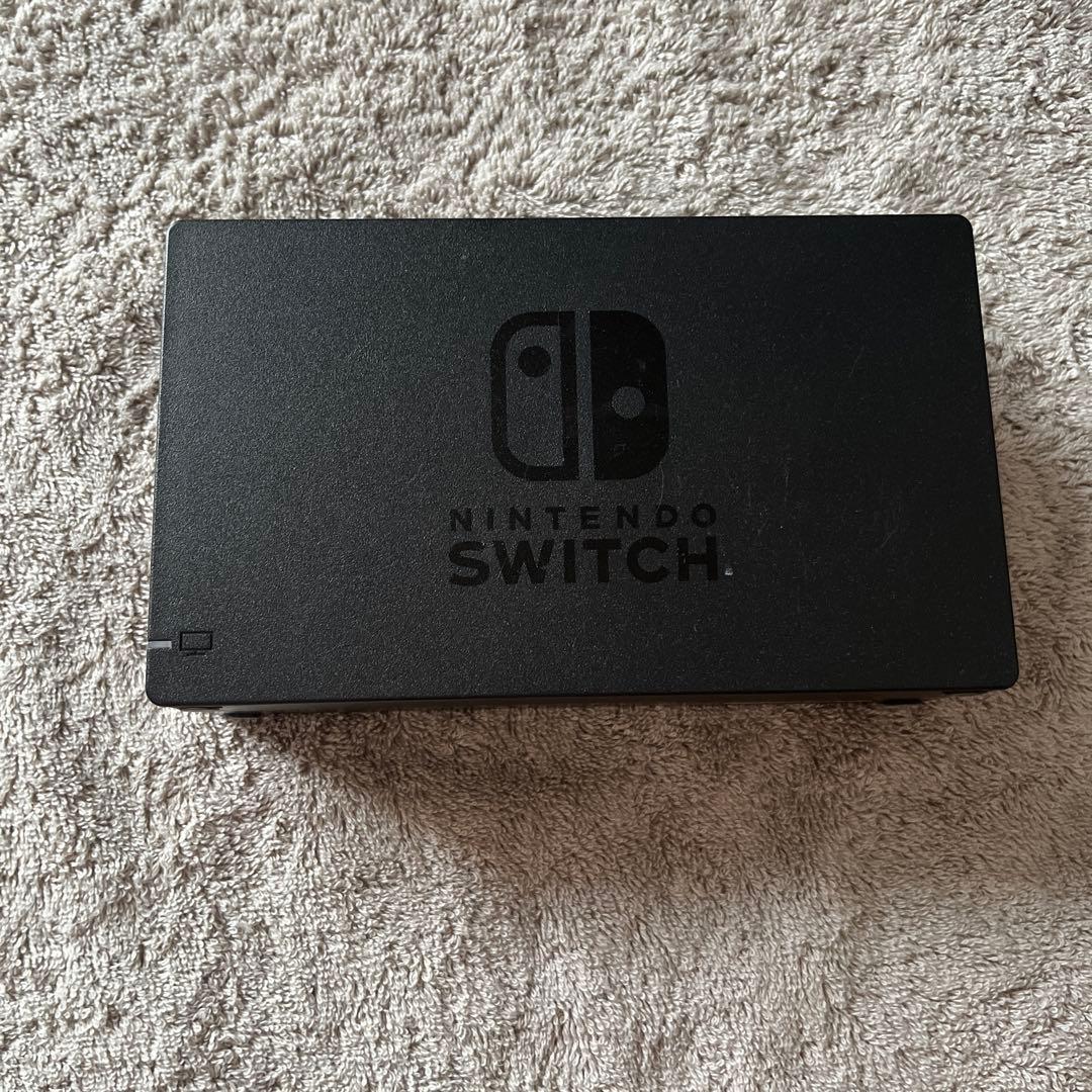 Nintendo Switch グリーンとピンクのジョイコン