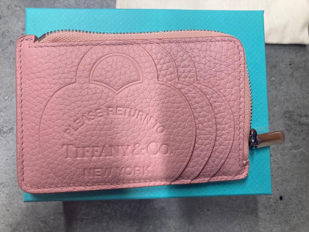 Tiffany & Co. ピンクレザーケース