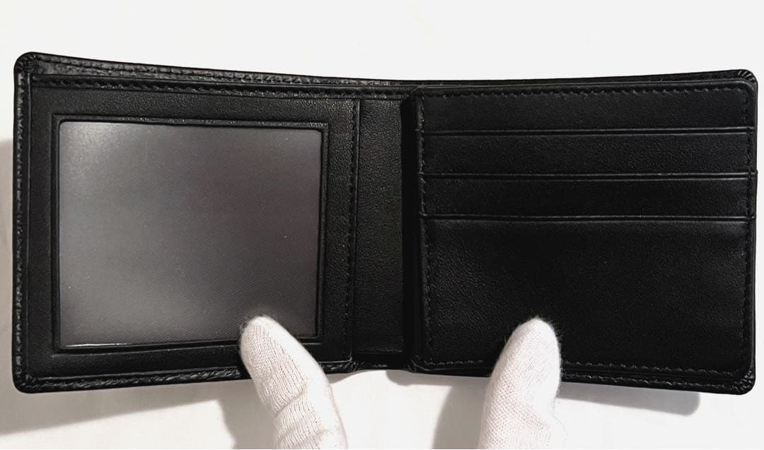 【新品未使用】Vivienne Westwood 二つ折り財布 ブラック 大人気