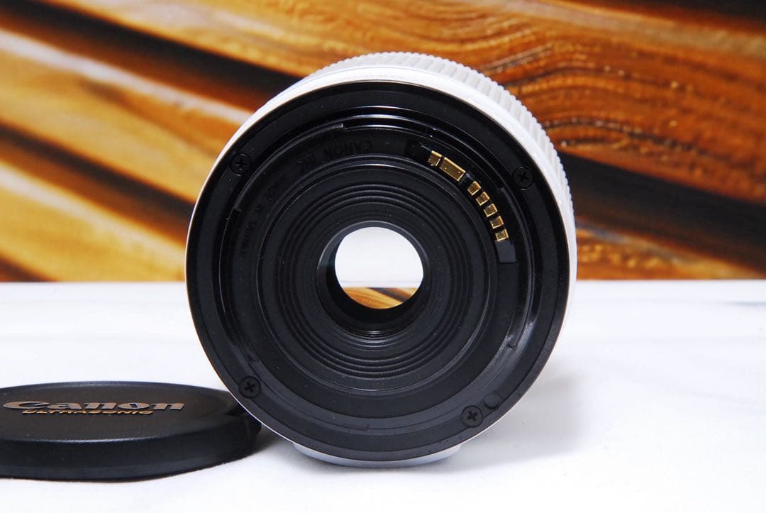 「スマホ卒業」最初の一眼に Canon Kiss X7 ホワイト スマホ転送